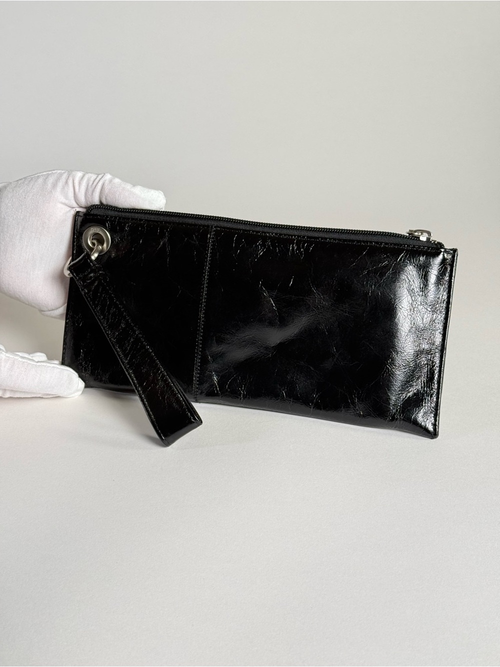 HOBO Vida Wristlet Black - Excellent Condition